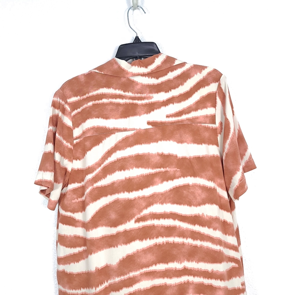 PISTOLA Lucy Safari Dream Contemporary Animal Print Button Down Shirt - Picture 12 of 12